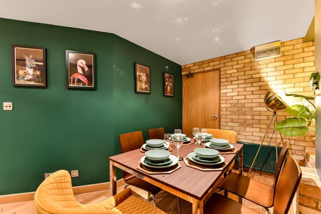 Spacious 2 Bed Urban Jungle Flat, Central London Exterior photo