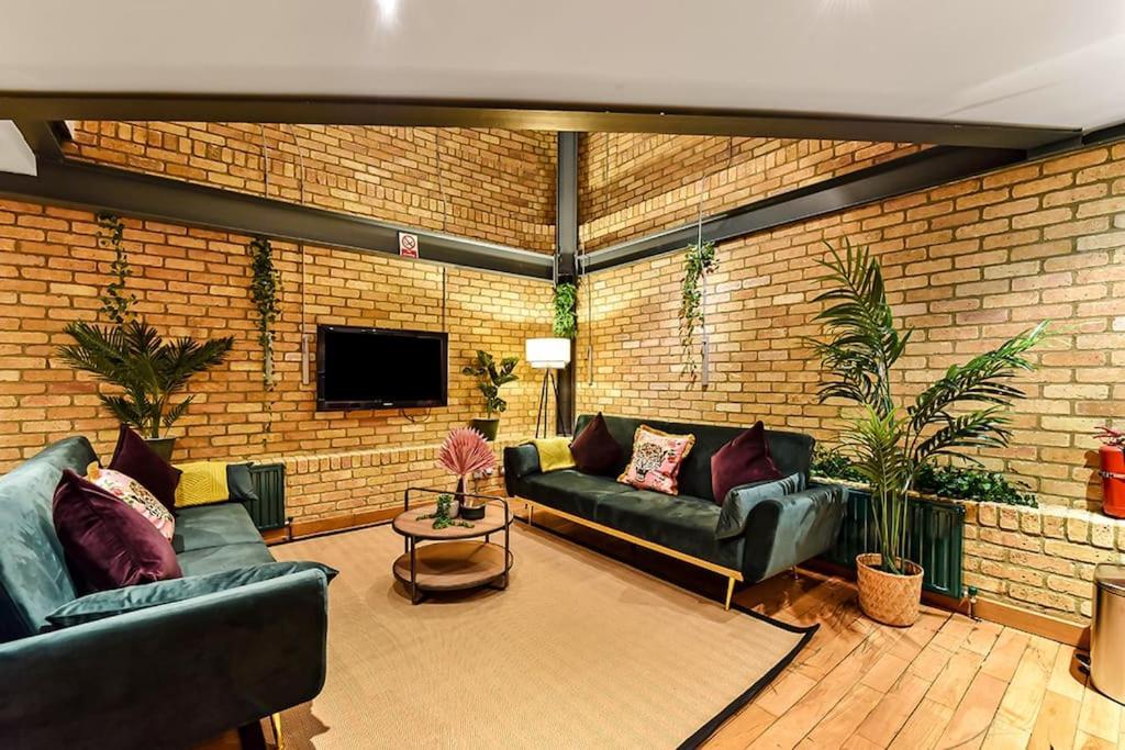 Spacious 2 Bed Urban Jungle Flat, Central London Exterior photo