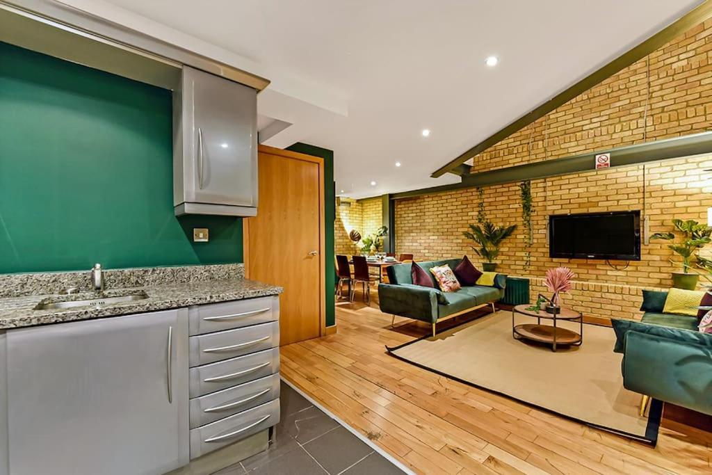 Spacious 2 Bed Urban Jungle Flat, Central London Exterior photo