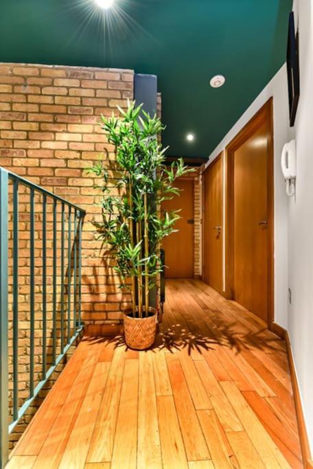 Spacious 2 Bed Urban Jungle Flat, Central London Exterior photo