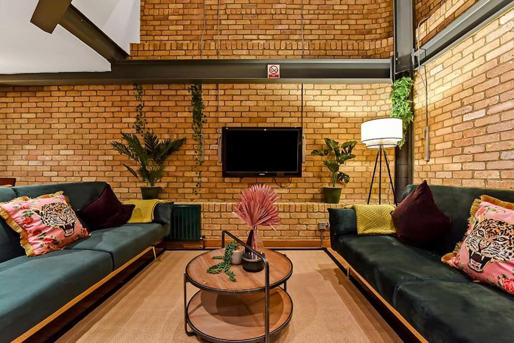 Spacious 2 Bed Urban Jungle Flat, Central London Exterior photo