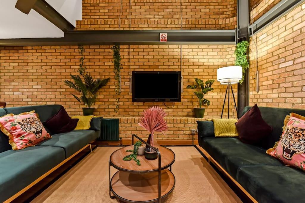 Spacious 2 Bed Urban Jungle Flat, Central London Exterior photo