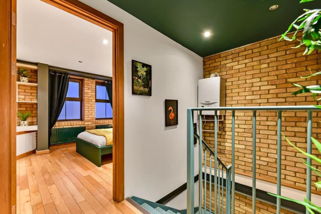 Spacious 2 Bed Urban Jungle Flat, Central London Exterior photo