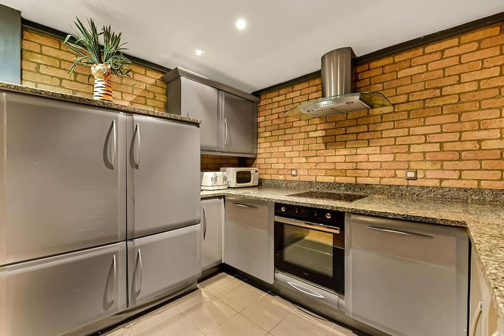 Spacious 2 Bed Urban Jungle Flat, Central London Exterior photo